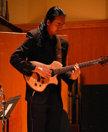 Az plays his Proteus